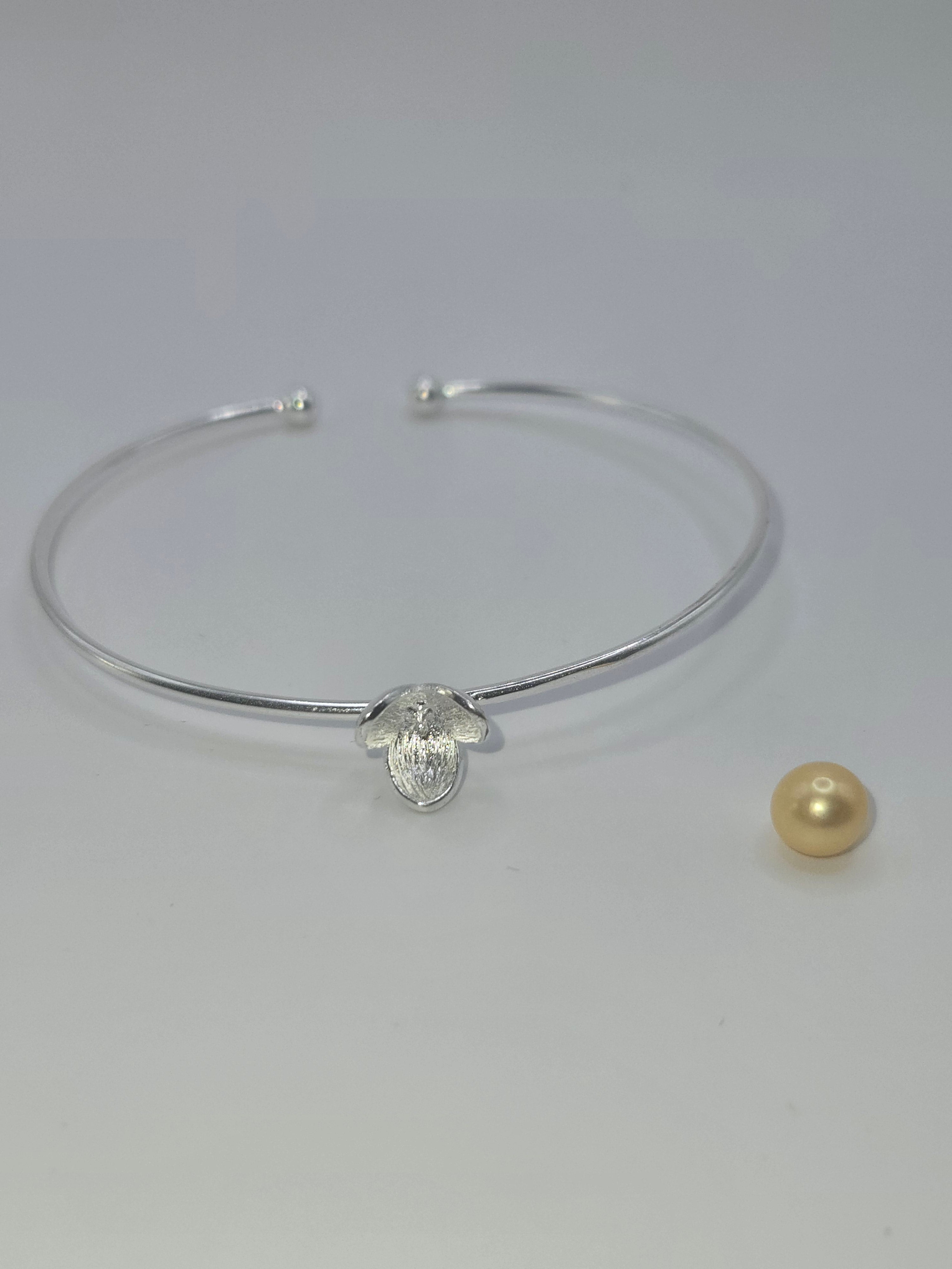 Tulip Bangle Bracelet